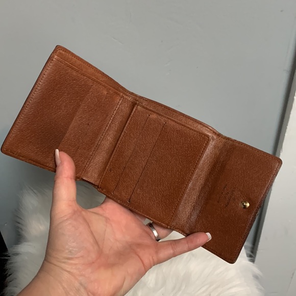 ❌SOLD❌1994 authentic Louis Vuitton compact Elise wallet - Picture 10 of 17